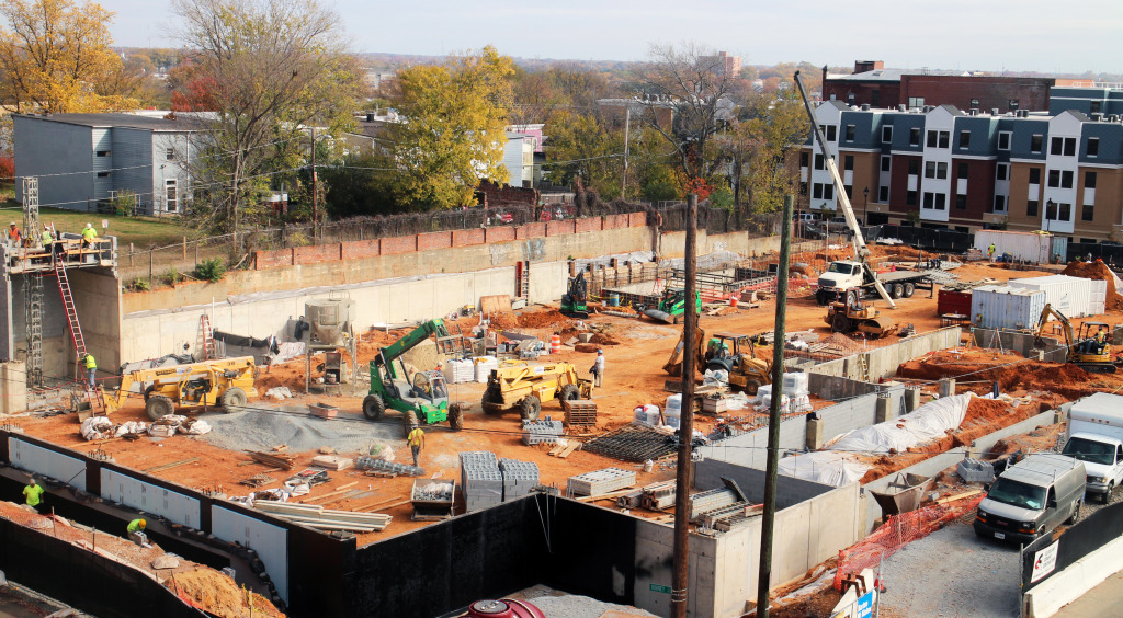 Construction crews work on VCU's upcoming basketball practice facility. Photo by Burl Rolett.
